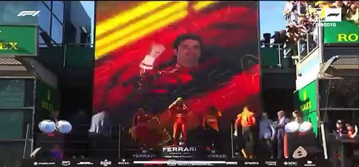 Con la victoria de Carlos Sainz el himno de España resuena una vez más en la Fórmula 1
