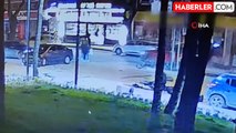 Bursa'da otomobille motosikletin çarpıştığı feci kaza kamerada
