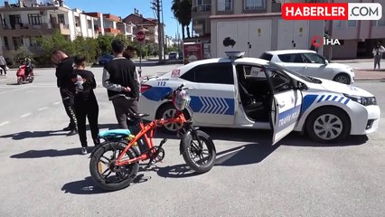 Elektrikli bisikletle park halindeki kamyonete böyle çarptı: 1 yaralı