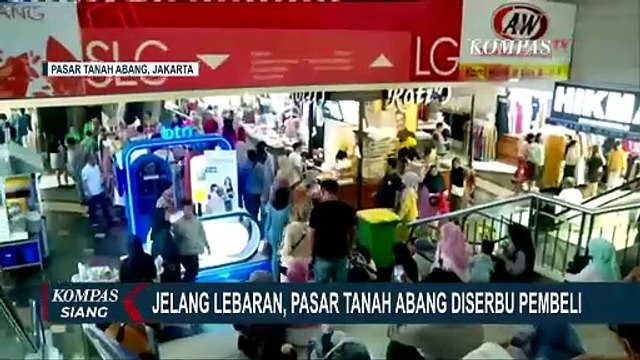 Jelang Lebaran 2024, Pasar Tanah Abang Diserbu Pembeli