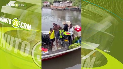 Hombre cargó una moto de la Policía