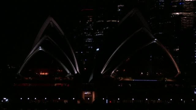 Los monumentos más emblemáticos del mundo se apagan por la Hora del Planeta