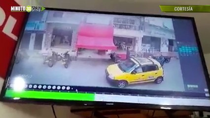 Niña fue atropellada junto con su mamá por un camión de Bomberos en Puerto Berrio