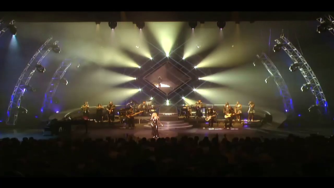 SYLVIE VARTAN — TOUTE MA VIE (Love Me) | SYLVIE VARTAN - PALAIS DES CONGRÈS 2004