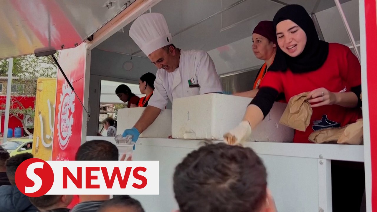 Algerian foundation partners with chefs to provide free meals for the needy