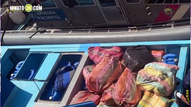 La Armada incautó dos toneladas de coca que eran transportadas en tres lanchas por el Pacifico