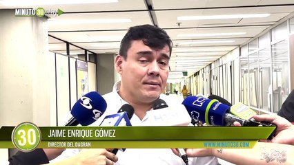 Qué pesar Conductor murió electrocutado, un cable cayó sobre su carro