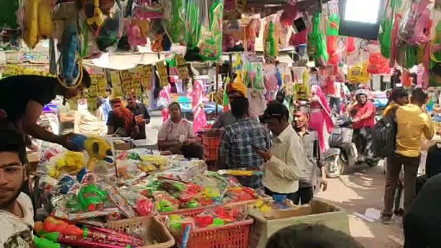 होली के लिए रंग,गुलाल और पिचकारी की खरीदारी, देखे वीडियो