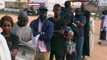 No Comment : les Sénégalais se rendent aux urnes pour la présidentielle
