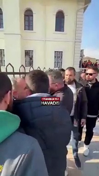 Kadınlar, "Neden oruç tutmuyorsun?" diyen erkeği dövdü