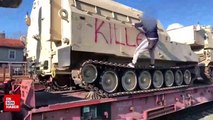 Yunanistan'da eylemciler NATO'ya ait tankları taşıyan treni durdurdu
