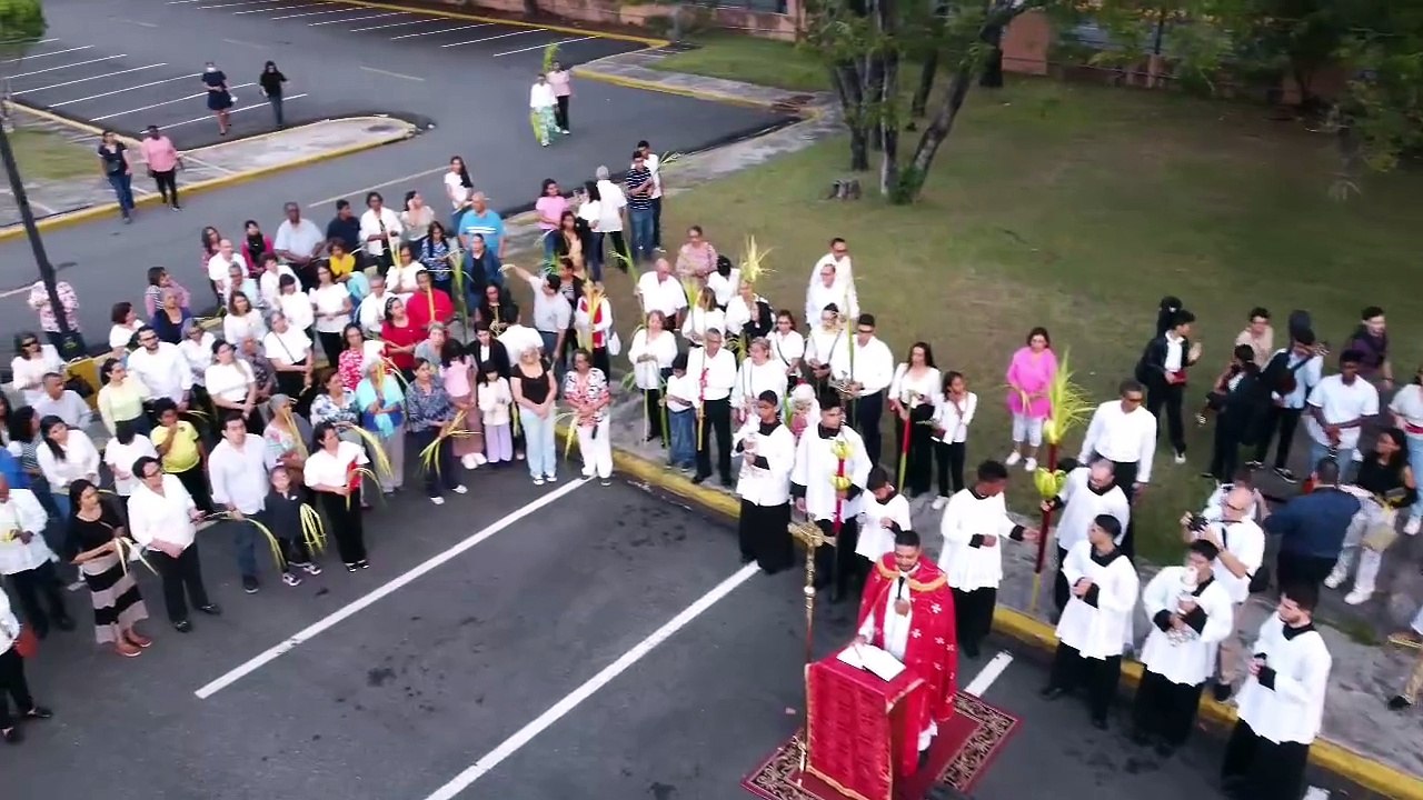 Católicos conmemoran el Domingo de Ramos para dar inicio a la Semana Santa