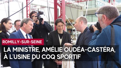 La ministre, Amélie Oudéa-Castéra, à l’usine du Coq Sportif de Romilly-sur-Seine