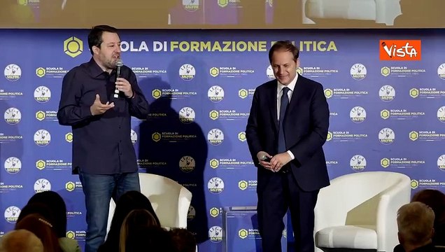 Salvini: Macron? Chi parla di mandare soldati al fronte tradisce i principi della Comunit? Europea