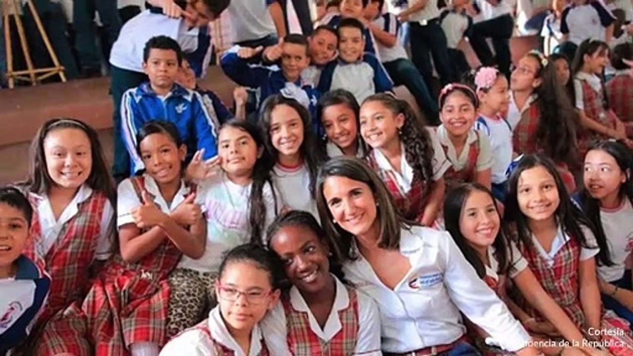 29-01-18  Medellin renovara infraestructura de 13 instituciones educativas a traves de APP