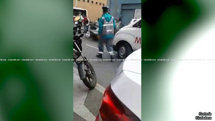 14-11-17 Vehiculo sufrio volcamiento sobre la via en inmediaciones al Hospital General