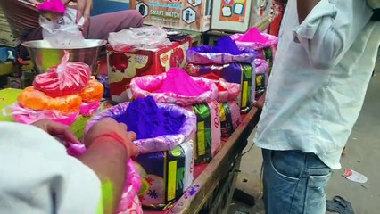 होली पर गुलाल हुई नवरंग, उठ रही फूलों की महक