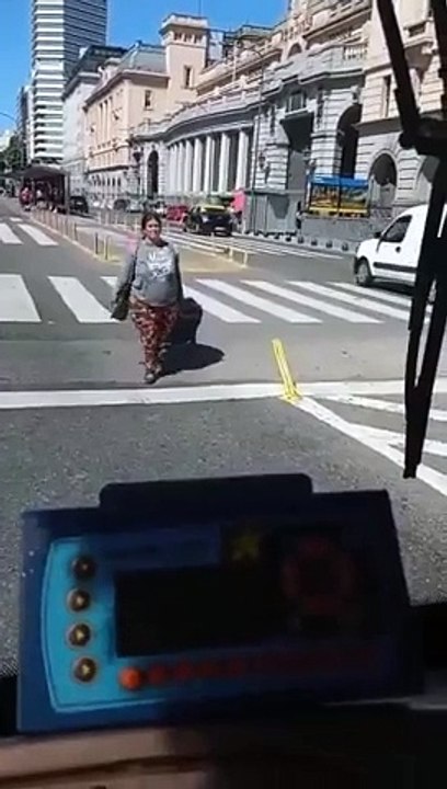 Actuo como atropellada