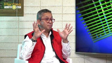 PERFILES Daniel Orozco