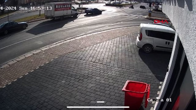 Kayserispor Başkanı Ali Çamlı elektrikli bisiklet sürücüsüne çarptı