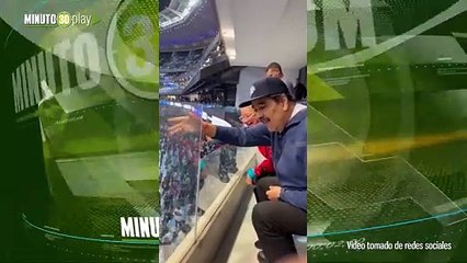 Y va caer este gobierno va caer Nicolás Maduro se bailó las criticas en pleno estadio