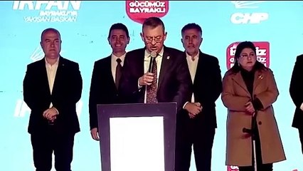 Takiyye yaparken rezil oldu! Özgür Özel sosyal medyanın diline düştü