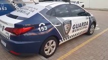 Ameaçando atear fogo na mulher e nos filhos, dois homens são presos pela Guarda Municipal