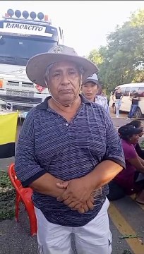 Comunarios bloquean la ruta Santa Cruz – Camiri denunciando que fueron censados por un municipio al que no corresponden