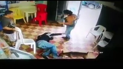 02-09-19 agresión de una mujer con una botella a su pareja