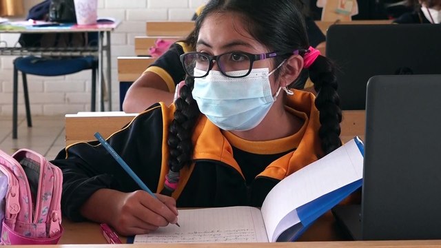 El año escolar arranca en Chile con clases semipresenciales y miedo a rebrotes