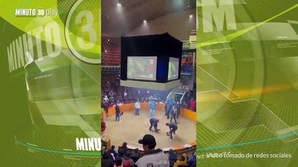 Una granada explota en medio de una pelea de gallos