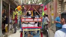 El perro y el hombre, la pelea por las calles de la India