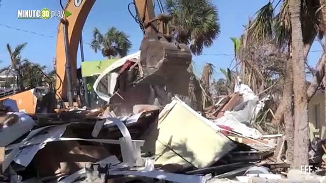 Florida se esfuerza por recuperarse un mes después del paso de Ian