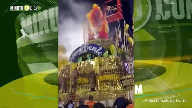 carroza se incendió en el carnaval de Río de Janeiro