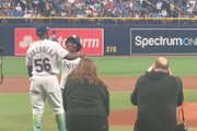 Randy Arozarena's mom absolutely kills first pitch, crowd reacts accordingly