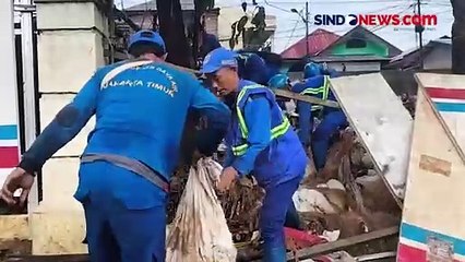 Tanggul Kalibaru yang Jebol di Jakarta Timur, Ditambal Pakai Karung Pasir