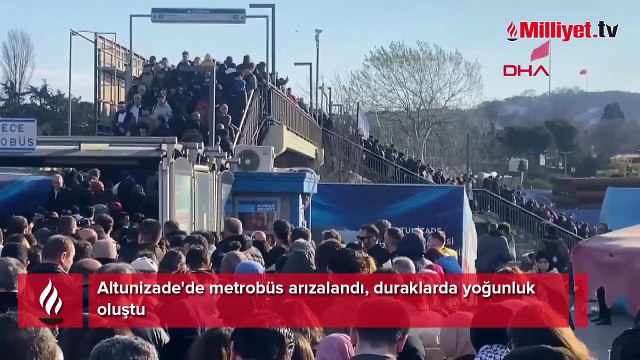 Altunizade’de metrobüs arızası! Seferler aksadı, yolcular duraklara ulaşamadı