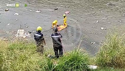 Download Video: Muerto en el rio medellin a la altura de Zamora