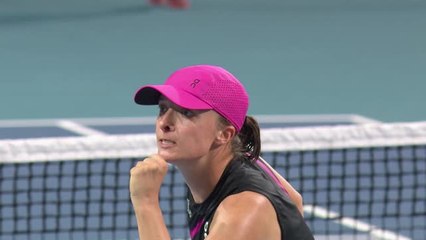 Miami - Swiatek revient de loin face à Noskova