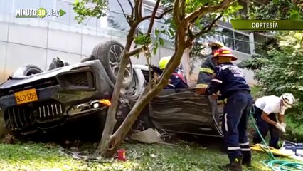 hallan armas en carro accidentado en El Poblado
