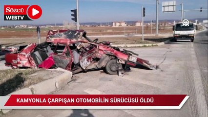 Kavşaktaki kaza kamerada: Kamyonla çarpıştı, hayatını kaybetti