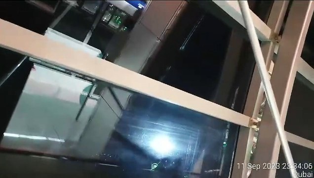 ADCB Metro Deep Cleaning Glass | Dubai Metro Station #cleaning #ropeaccess #ropecleaning #deepclean