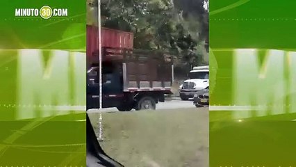 Bloqueo en la variante Caldas por accidente