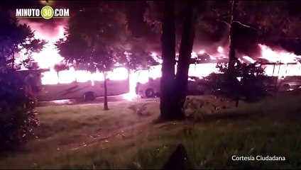 incendio de buses en Robledo