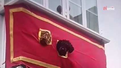 Semana Santa: miran al balcón de un vecino de Sanlúcar y se tienen que echar a reír (Vídeo)