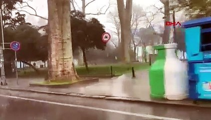 İstanbul'da kuvvetli yağış! Adeta gök delindi
