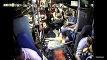 18-07-19 Se sacó el miembro en un bus de Buenos Aires y se lo puso encima a una mujer