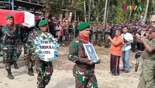 Gugur Ditembak KKB! Tangis Keluarga Pecah Saat Jenazah Kopda