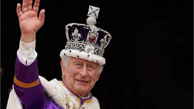 VOICI - Charles III frustré : son rétablissement prend plus de temps , révèle son neveu Peter Philips