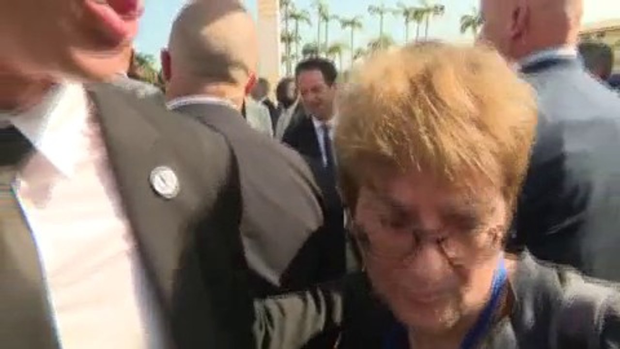 Emmanuel Macron en Guyane: suivez en direct sa visite au marché de Cayenne